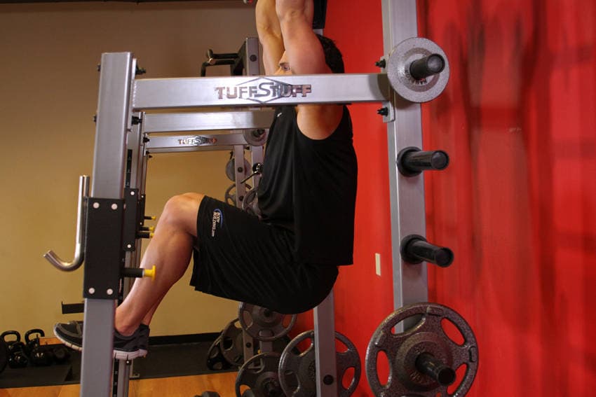 Hanging leg raise: end position