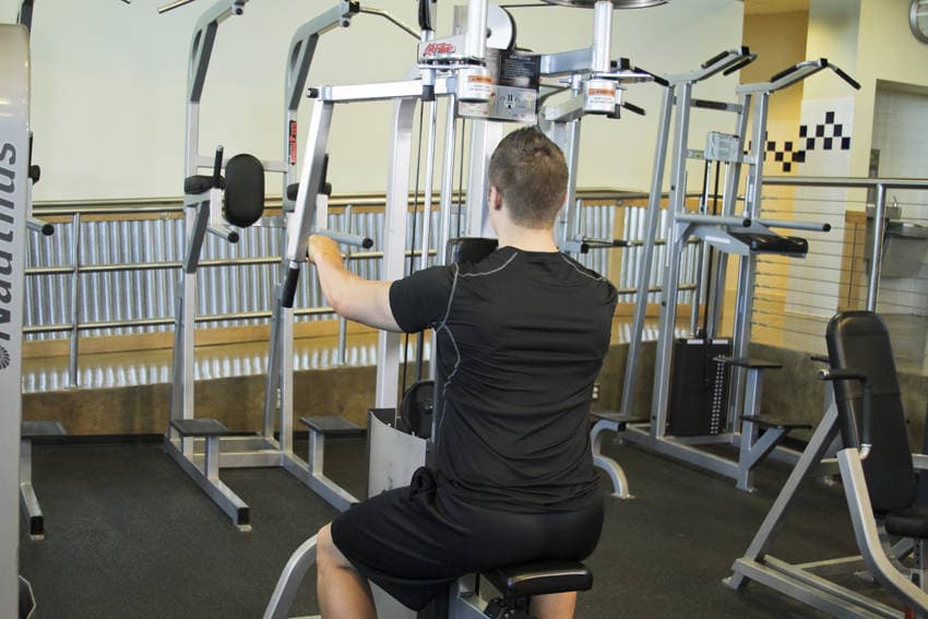 Reverse pec deck: start position
