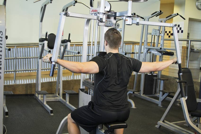 Reverse pec deck: end position