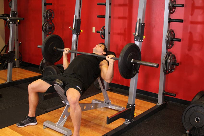 Incline barbell bench press: end position