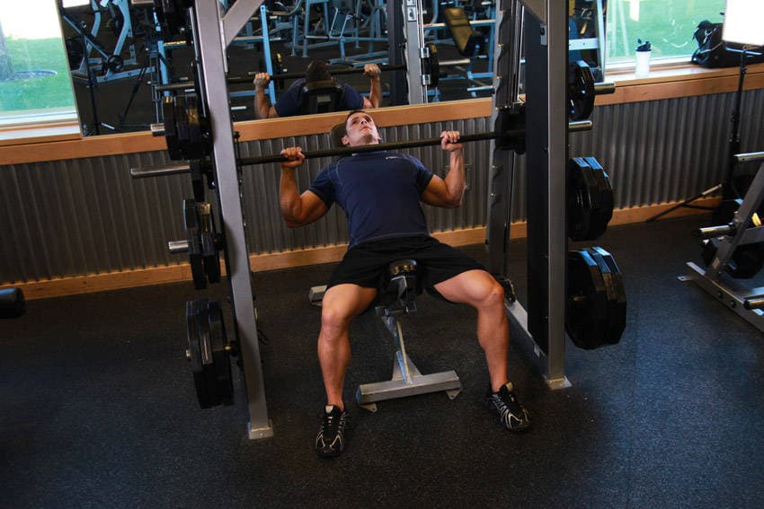 Incline Smith machine press: start position